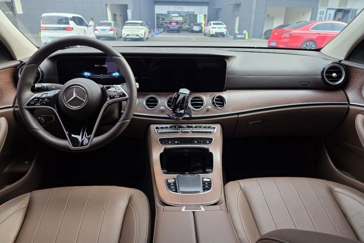 Used Mercedes-Benz E-Class 2023 Updated E 300 L Luxury Edition Interior 8
