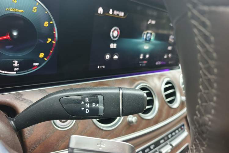 Used Mercedes-Benz E-Class 2023 E 300 L Stylish Model Interior 8