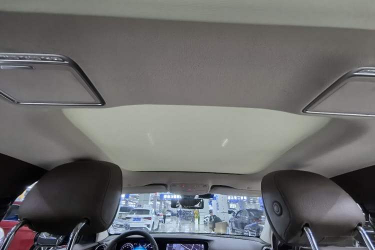 Used Mercedes-Benz E-Class 2023 E 300 L Luxury Model Interior 8