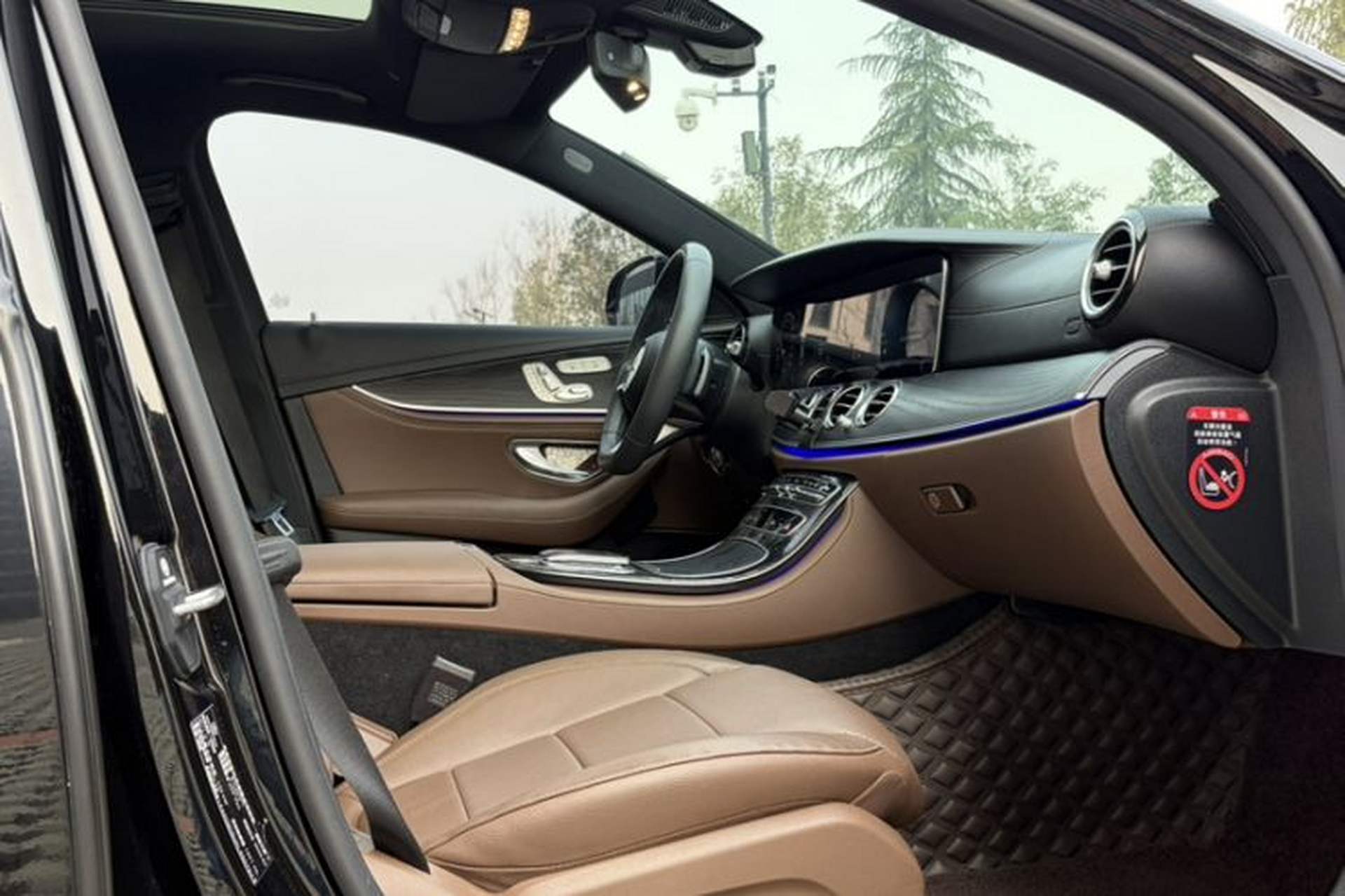 Used Mercedes-Benz E-Class 2023 E 300 L Sporty and Stylish Model Interior 9