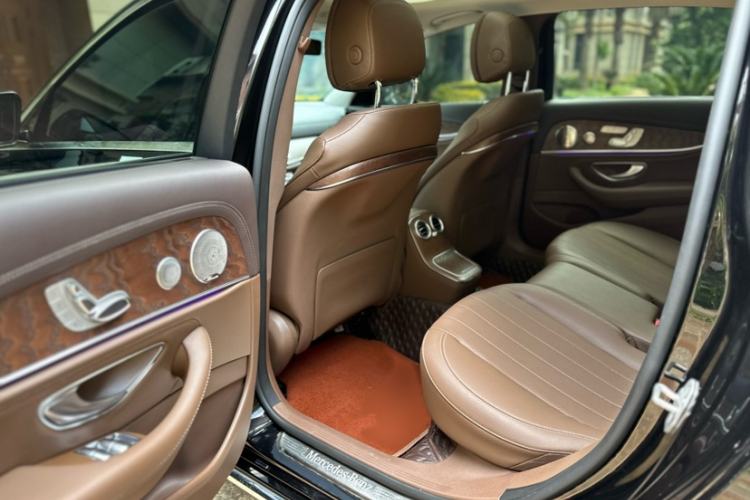 Used Mercedes-Benz E-Class 2023 E 300 L Luxury Model Interior 9