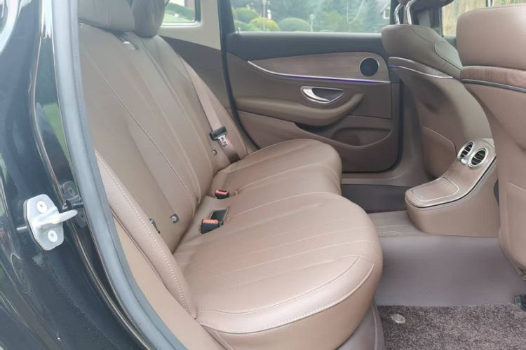 Used Mercedes-Benz E-Class 2023 Updated E 300 L Fashion Edition Interior 9