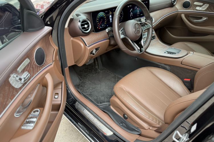 Used Mercedes-Benz E-Class 2023 E 300 L Stylish Model Interior 9
