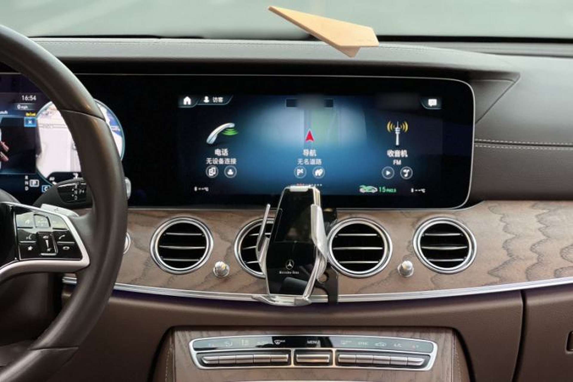 Used Mercedes-Benz E-Class 2023 Updated E 300 L Fashion Edition Interior 9