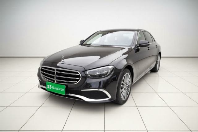 Ojetý Mercedes-Benz E-Class 2023 E 300 L Stylish Model