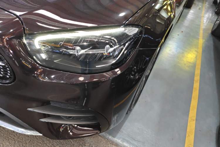 Used Mercedes-Benz E-Class 2023 E 300 L Sporty and Stylish Model Left Front Headlight