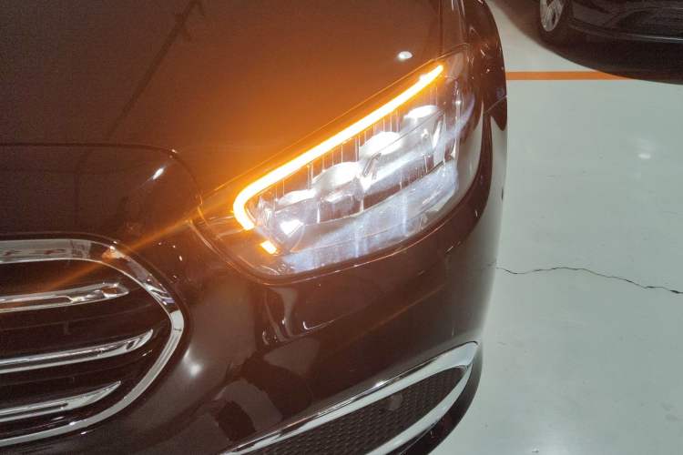 Used Mercedes-Benz E-Class 2023 E 300 L Luxury Model Left Front Headlight