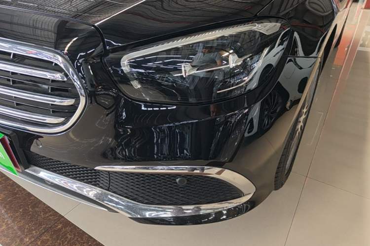 Used Mercedes-Benz E-Class 2023 E 260 L 4MATIC Left Front Headlight