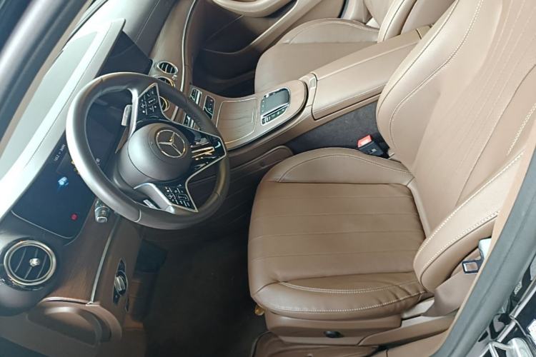 Used Mercedes-Benz E-Class 2023 Updated E 300 L Fashion Edition Left Front Seat