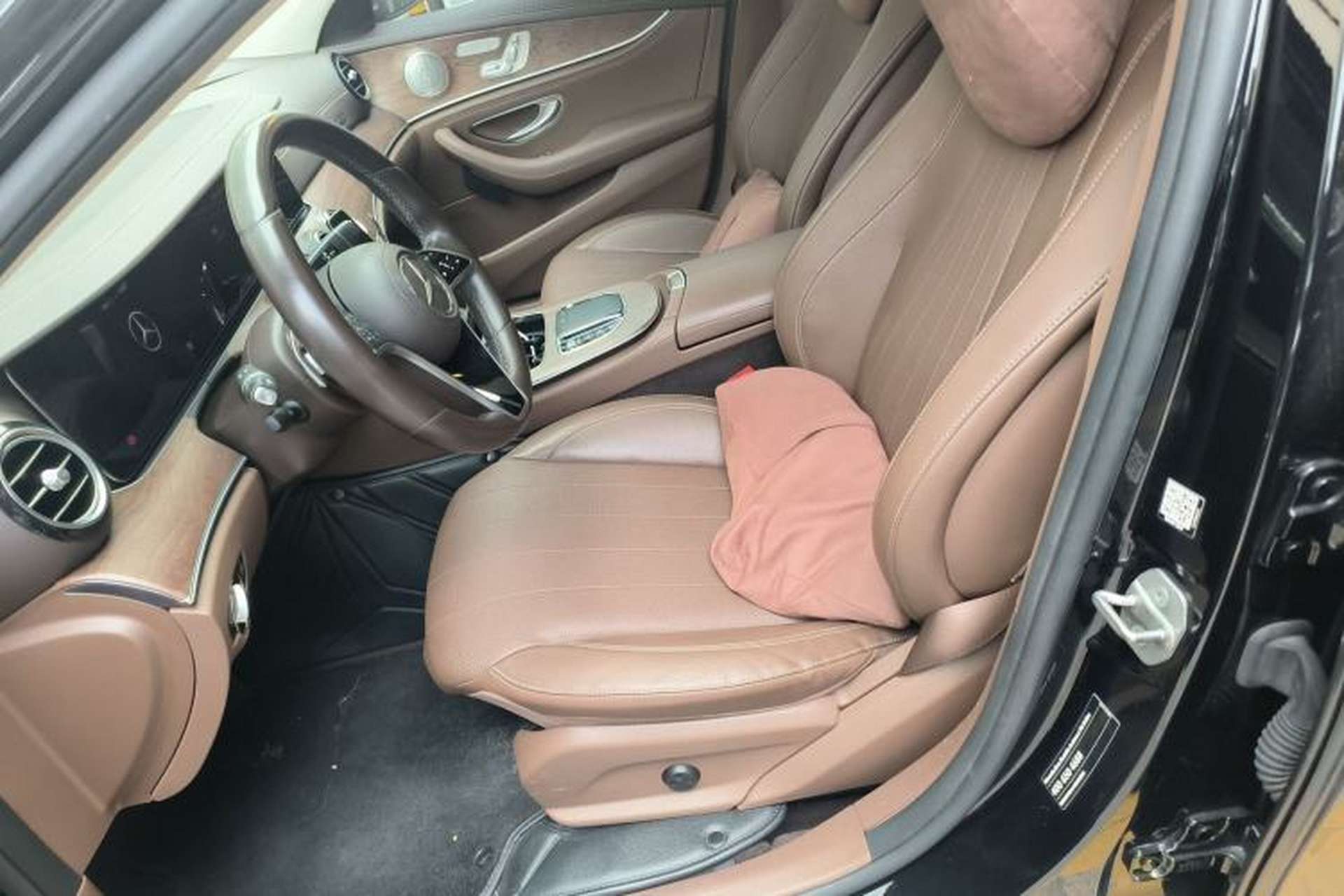 Used Mercedes-Benz E-Class 2023 Updated E 300 L Luxury Edition Left Front Seat