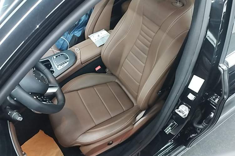 Used Mercedes-Benz E-Class 2023 Restyled E 300 L Sport Luxury Edition Left Front Seat