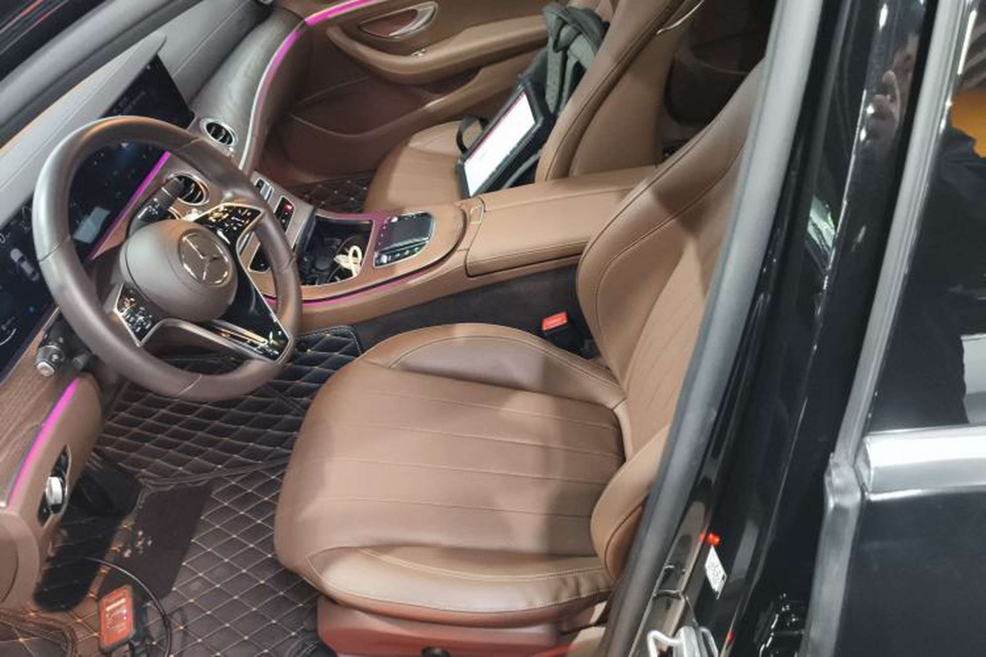 Used Mercedes-Benz E-Class 2023 E 300 L Luxury Model Left Front Seat