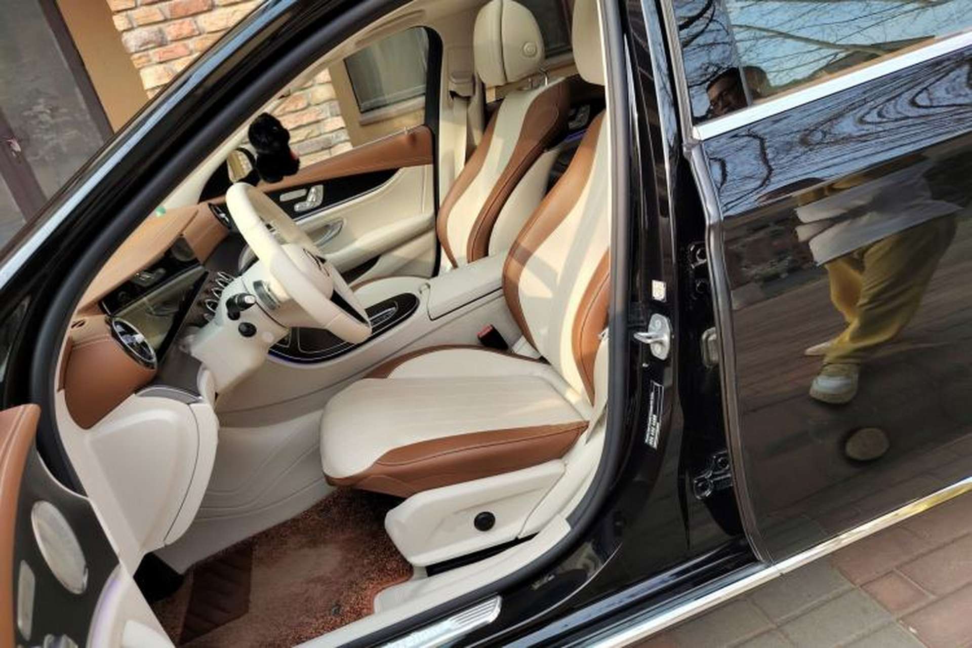 Used Mercedes-Benz E-Class 2023 Updated E 300 L Luxury Edition Left Front Seat