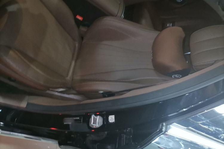 Used Mercedes-Benz E-Class 2023 Updated E 300 L Luxury Edition Left Front Seat