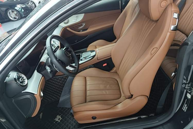 Used Mercedes-Benz E-Class 2023 E 260 Coupe Left Front Seat