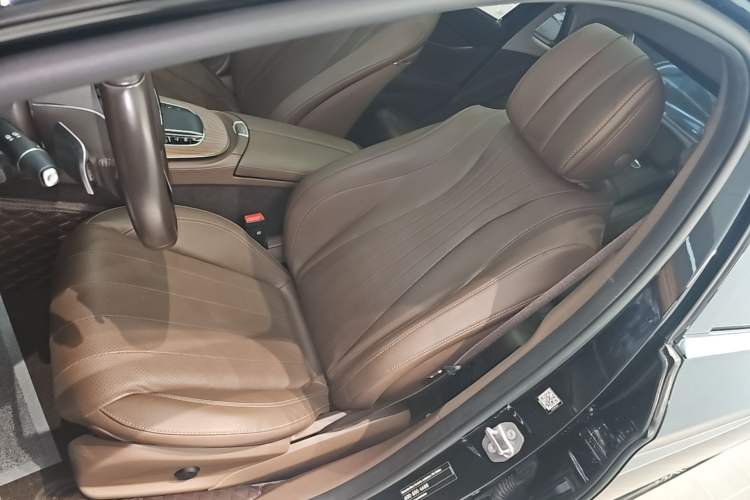Used Mercedes-Benz E-Class 2023 Updated E 300 L Luxury Edition Left Front Seat