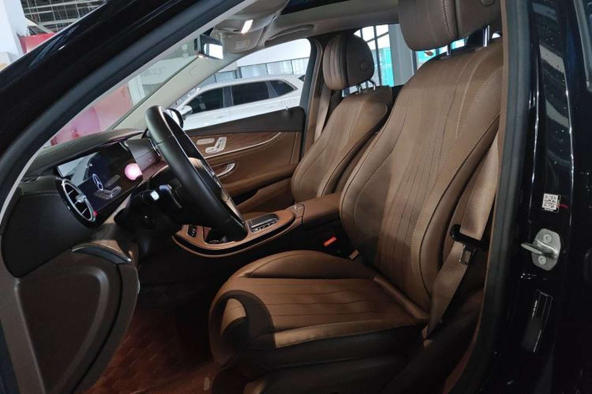Used Mercedes-Benz E-Class 2023 Updated E 300 L Luxury Edition Left Front Seat