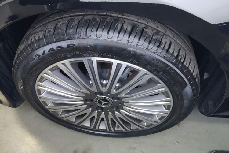 Used Mercedes-Benz E-Class 2023 E 300 L Luxury Model Left Front Wheel Hub