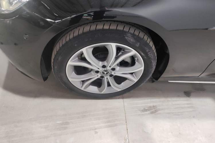 Used Mercedes-Benz E-Class 2023 Restyled E 300 L Sport Luxury Edition Left Front Wheel Hub
