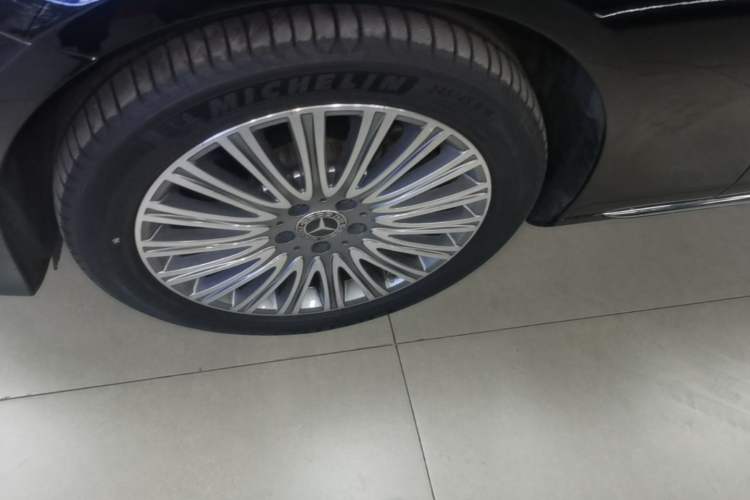 Used Mercedes-Benz E-Class 2023 E 300 L Stylish Model Left Front Wheel Hub