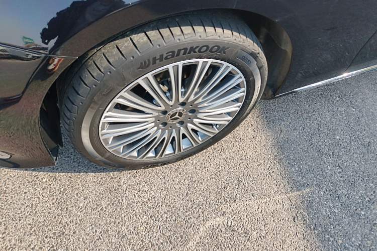 Used Mercedes-Benz E-Class 2023 E 300 L Luxury Model Left Front Wheel Hub