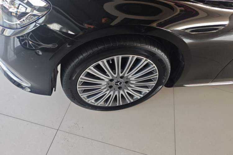 Used Mercedes-Benz E-Class 2023 Updated E 300 L Luxury Edition Left Front Wheel Hub