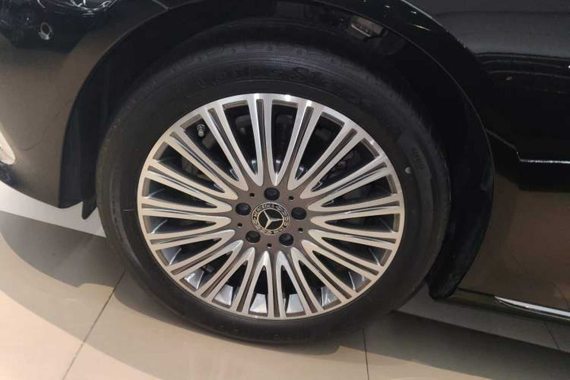 Used Mercedes-Benz E-Class 2023 Updated E 300 L Luxury Edition Left Front Wheel Hub