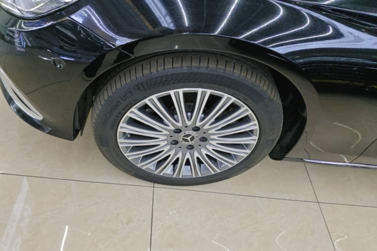 Used Mercedes-Benz E-Class 2023 E 300 L Luxury Model Left Front Wheel Hub