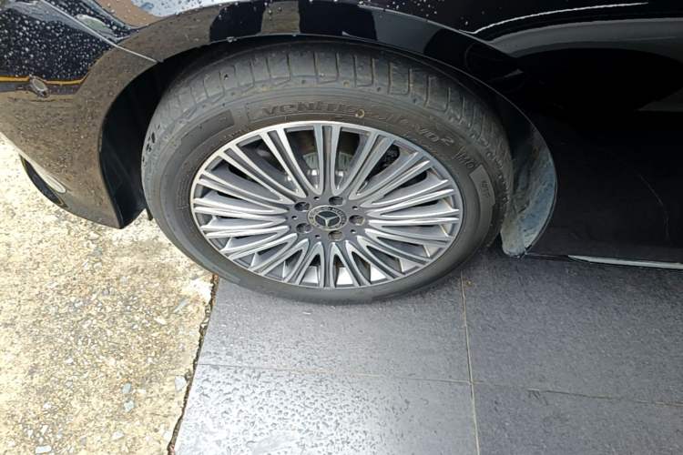 Used Mercedes-Benz E-Class 2023 Updated E 300 L Fashion Edition Left Front Wheel Hub