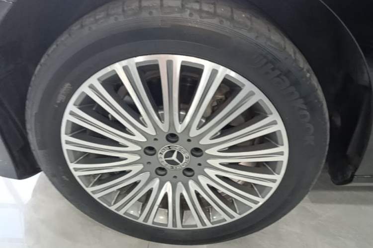 Used Mercedes-Benz E-Class 2023 E 300 L Luxury Model Left Front Wheel Hub