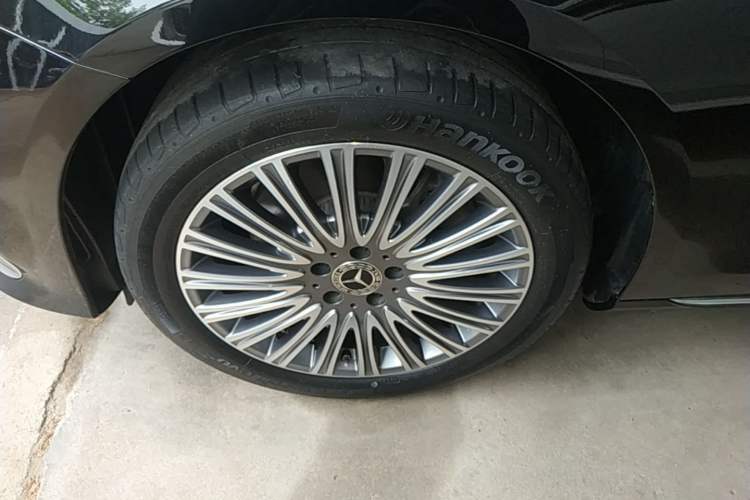 Used Mercedes-Benz E-Class 2023 E 300 L Luxury Model Left Front Wheel Hub