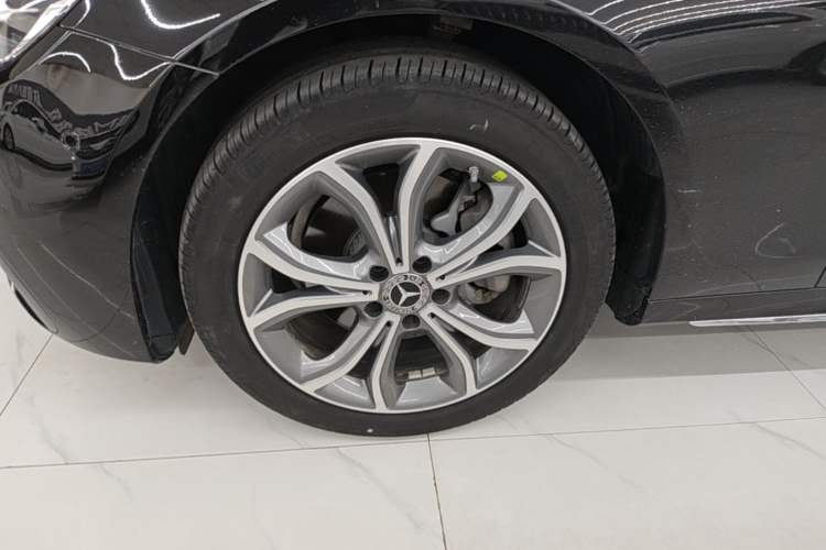 Used Mercedes-Benz E-Class 2023 Restyled E 300 L Sporty and Stylish Edition Left Front Wheel Hub