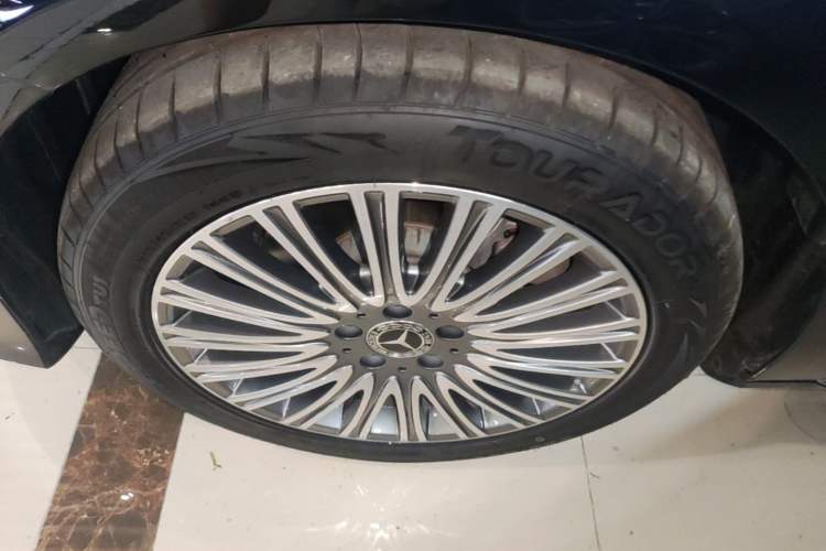 Used Mercedes-Benz E-Class 2023 Updated E 300 L Fashion Edition Left Front Wheel Hub