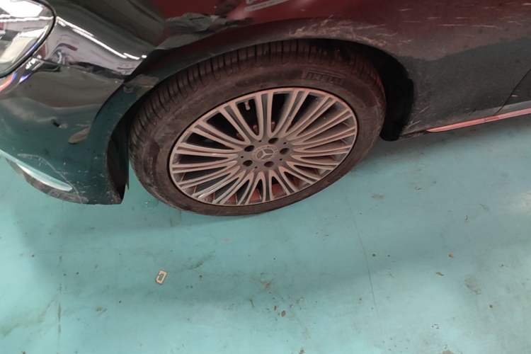 Used Mercedes-Benz E-Class 2023 E 300 L Stylish Model Left Front Wheel Hub