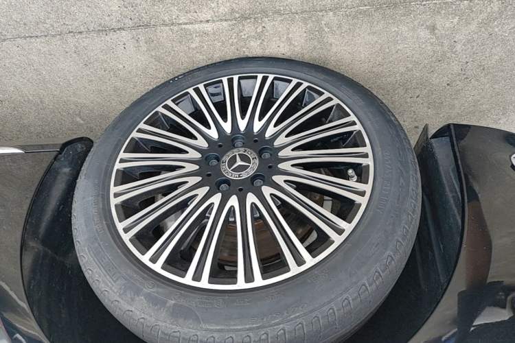 Used Mercedes-Benz E-Class 2023 E 300 L Stylish Model Left Front Wheel Hub