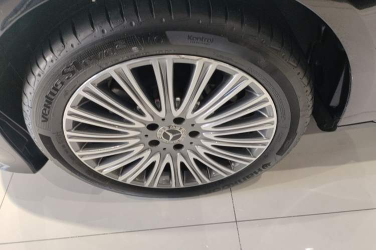 Used Mercedes-Benz E-Class 2023 Updated E 300 L Fashion Edition Left Front Wheel Hub
