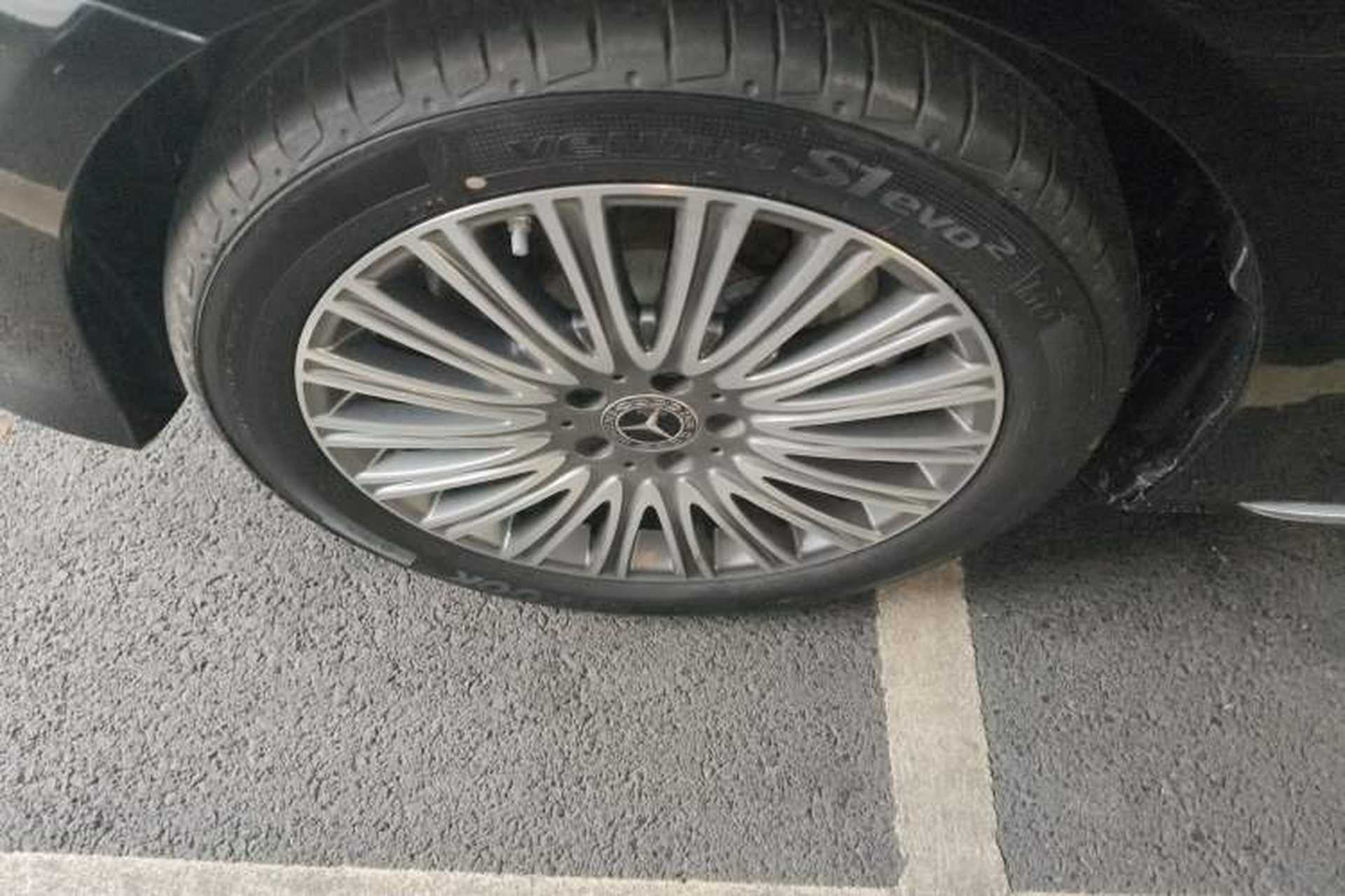 Used Mercedes-Benz E-Class 2023 Updated E 300 L Luxury Edition Left Front Wheel Hub