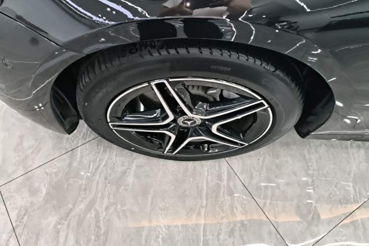 Used Mercedes-Benz E-Class 2023 E 300 Stylish Sports Edition Left Front Wheel Hub