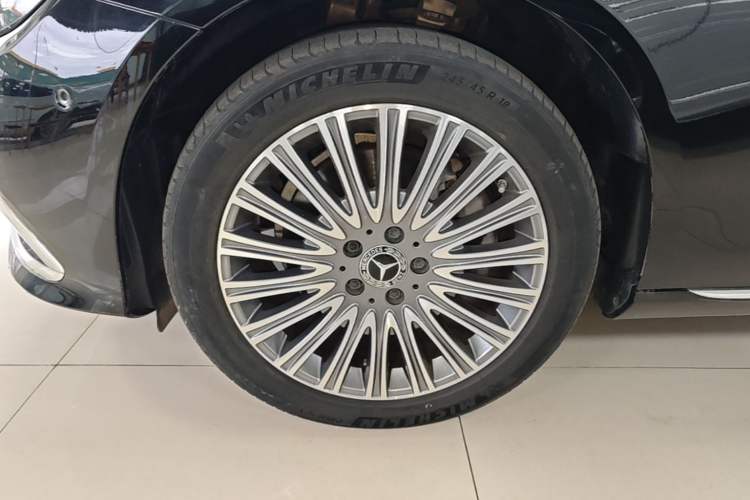 Used Mercedes-Benz E-Class 2023 Updated E 300 L Fashion Edition Left Front Wheel Hub