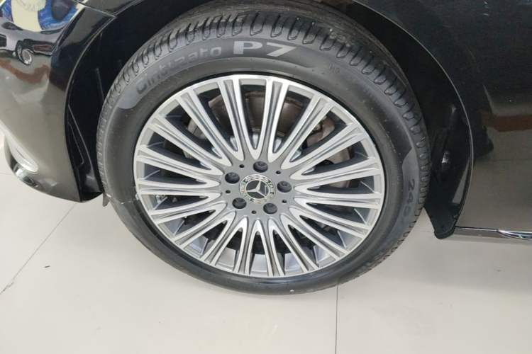 Used Mercedes-Benz E-Class 2023 E 300 L Stylish Model Left Front Wheel Hub