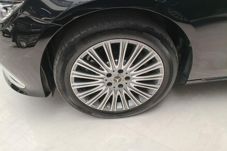 Used Mercedes-Benz E-Class 2023 Updated E 300 L Fashion Edition Left Front Wheel Hub