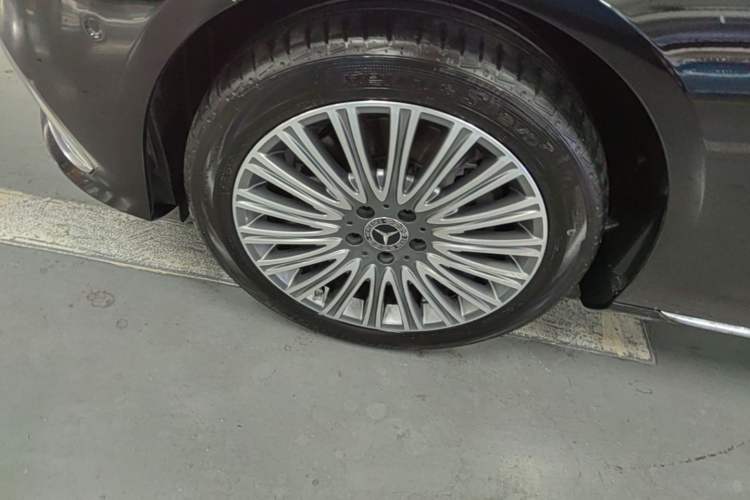 Used Mercedes-Benz E-Class 2023 Updated E 300 L Fashion Edition Left Front Wheel Hub