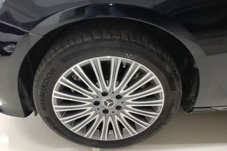 Used Mercedes-Benz E-Class 2023 E 300 L Luxury Model Left Front Wheel Hub