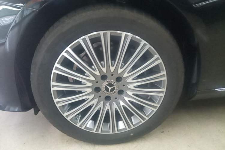 Used Mercedes-Benz E-Class 2023 Updated E 300 L Fashion Edition Left Front Wheel Hub