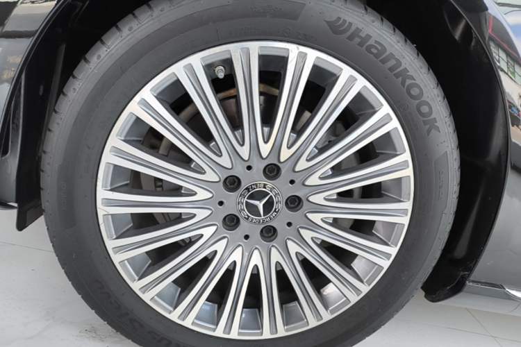 Used Mercedes-Benz E-Class 2023 Updated E 300 L Fashion Edition Left Front Wheel Hub