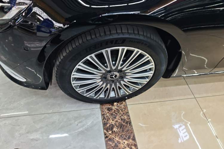 Used Mercedes-Benz E-Class 2023 E 300 L Stylish Model Left Front Wheel Hub