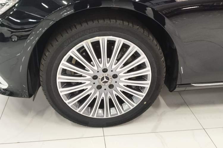 Used Mercedes-Benz E-Class 2023 Updated E 300 L Luxury Edition Left Front Wheel Hub