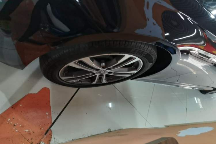 Used Mercedes-Benz E-Class 2023 Restyled E 260 L Sport Edition Left Front Wheel Hub