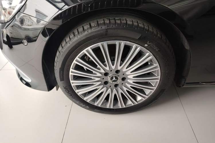 Used Mercedes-Benz E-Class 2023 Updated E 300 L Fashion Edition Left Front Wheel Hub