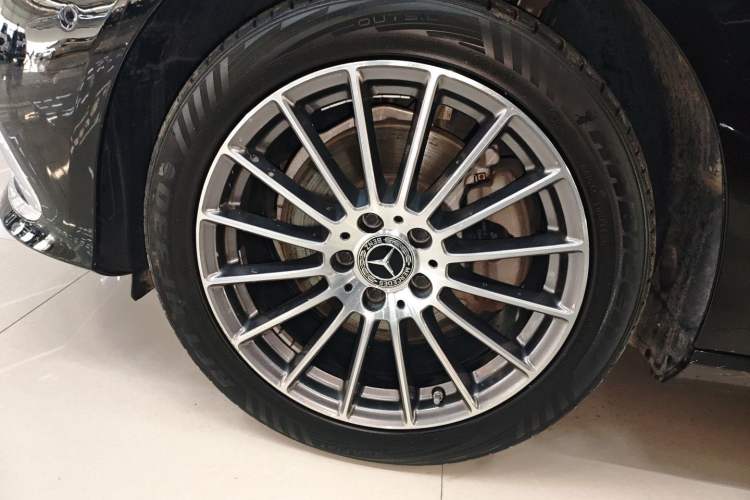 Used Mercedes-Benz E-Class 2023 E 260 L Left Front Wheel Hub